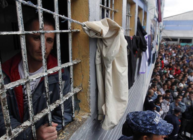 El pasado 22 de noviembre el Gobierno anunció el indulto a 30 prisioneros de las Farc y una brigada de salud para atender a guerrilleros enfermos en los centros carcelarios del país. FOTO archivo
