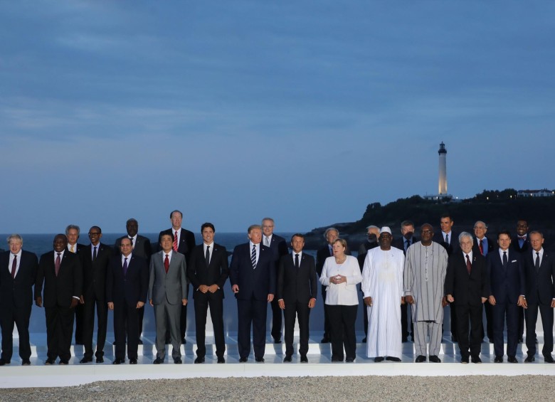 Mandatarios mundiales en la G7. FOTO AFP