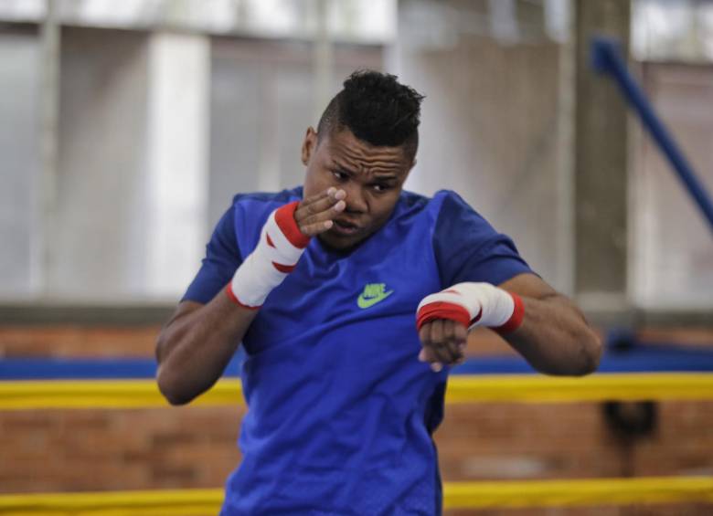 El colombiano se enfrenta este sábado a Michael Seals por título continental vacante del Consejo Mundial. Álvarez muestra cautela. FOTOS COLPRENSA Y TOP RANK