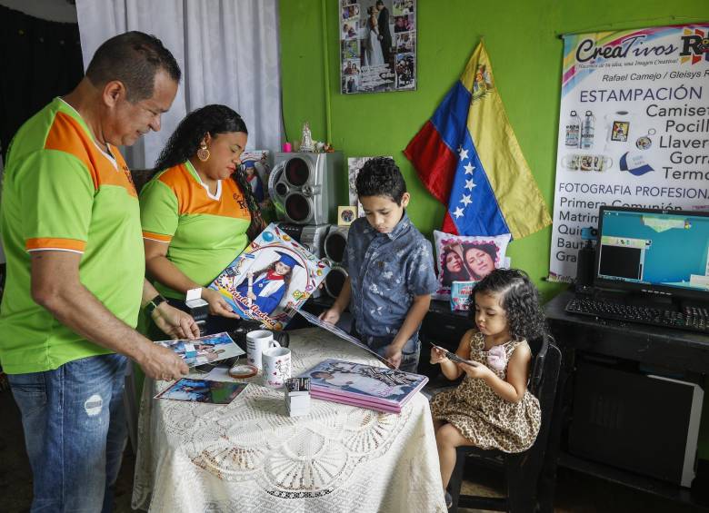 Gleisys y Rafael son migrantes que montaron empresa en el país. FOTO Manuel Saldarriaga