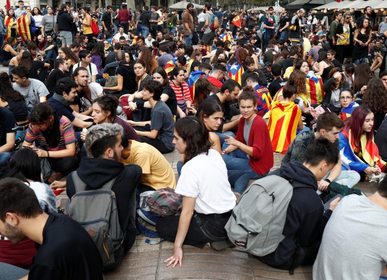 Según un sondeo publicado en julio por un instituto del gobierno regional, un 44 % de catalanes apuesta por la secesión frente a un 48,3 % en contra. FOTO Reuters