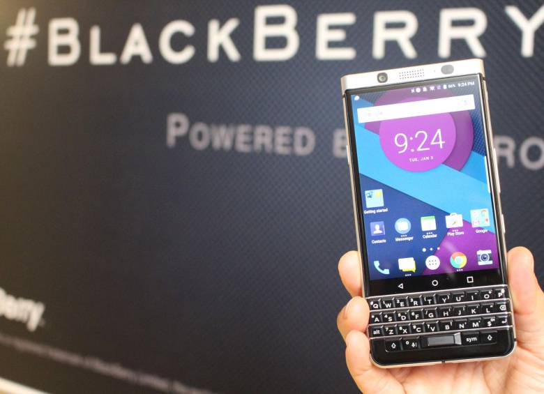 A finales de agosto, TCL ya no tendrá derechos para diseñar, fabricar o vender teléfonos inteligentes BlackBerry, dijo la compañía canadiense en un mensaje compartido en Twitter. Foto: AFP