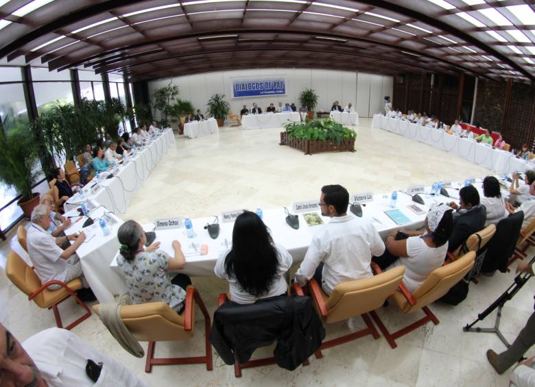 Alias “el Paisa” llegó a reforzar el equipo negociador de las Farc en Cuba con otros 6 guerrilleros de los bloques Sur y “Efraín Guzmán”. FOTO Cortesía