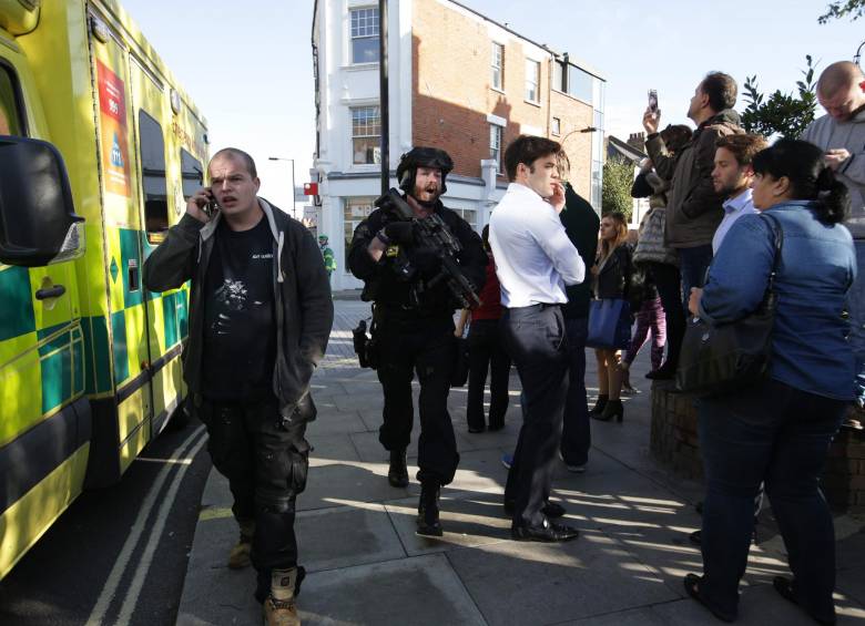 Atentado terrorista en el metro de Londres deja 22 heridos