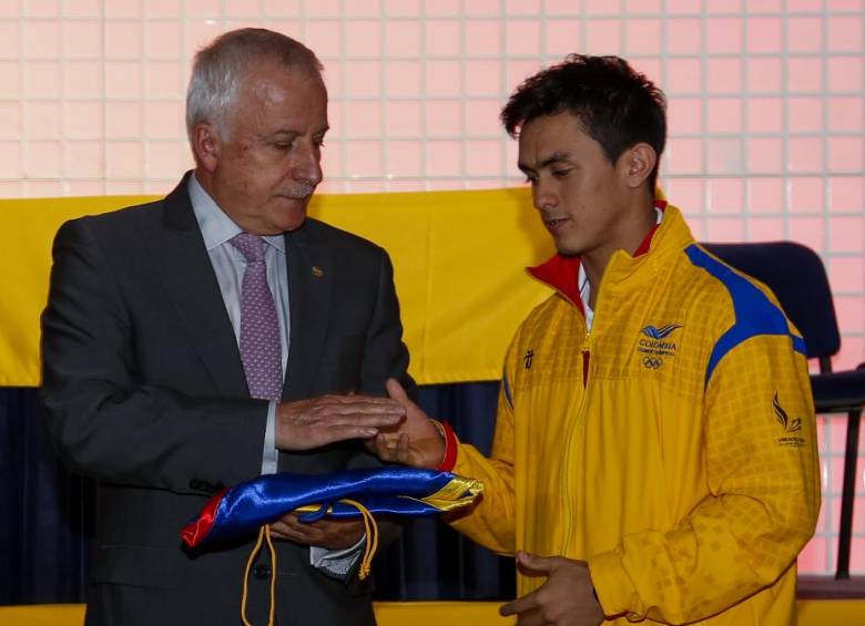 Jossimar ondeará la TRICOLOR