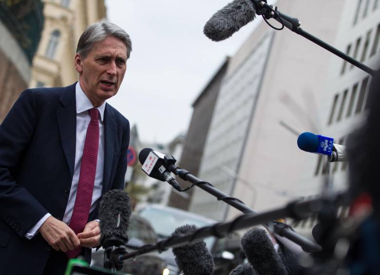 “Hemos logrado avances importantes, no nos podemos permitir parar ahora. Estamos empezando a entendernos los unos con los otros”, dijo el ministro británico de Exteriores, Philip Hammond. FOTO AFP
