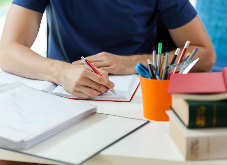 Varias instituciones con sede en nuestro país ofrecen becas para estudiar en el exterior. Hay oportunidades para hacer posgrados que luego mejoren su conocimiento y al país. FOTO Shutterstock