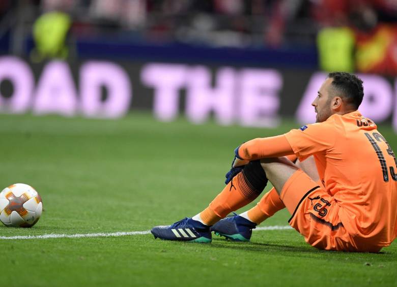 David Ospina no pudo evitar la eliminación de su equipo en Europa League. Ahora le toca pensar en el Mundial. FOTO: AFP.