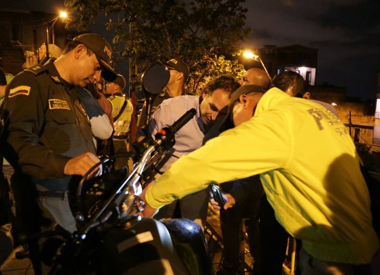 En Manrique incautaron la moto de los fleteros de Los Balsos