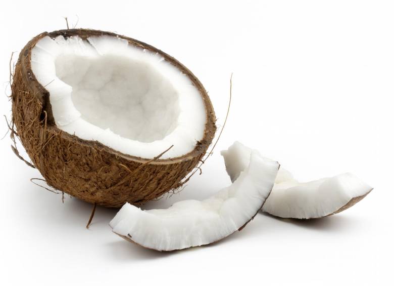 El agua de coco es mejor que las bebidas hidratantes para deportistas según especialistas. FOTO Shutterstock