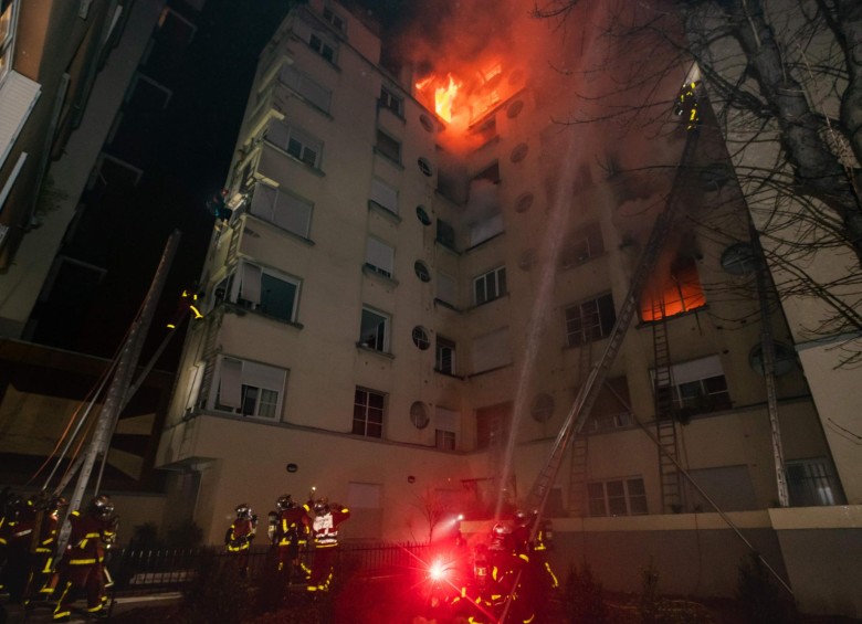 Se abrió una investigación por “destrucción voluntaria mediante incendio con consecuencias mortales”. FOTO AFP