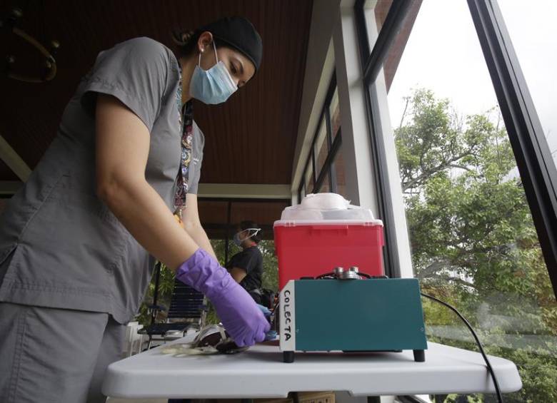 Imagen de referencia. Personal sanitario participa en la campaña de donación de sangre en Ciudad de Panamá. FOTO: EFE