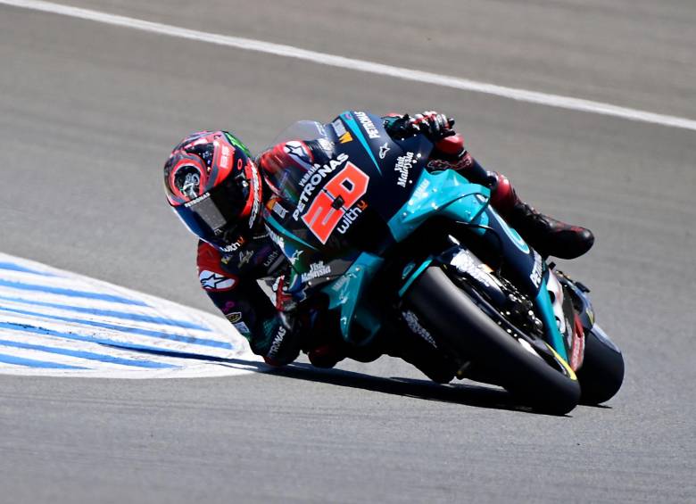 El francés Fabio Quartararo (Yamaha YZR M 1) consiguió su primera pole position de la temporada. FOTO AFP