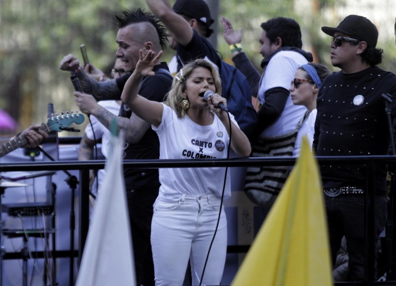 En diciembre de 2019, en medio de las protestas que se desataron luego del 21N, el colectivo un Canto por Colombia ofreció conciertos en las calles. Foto: Diego Pineda - Colprensa
