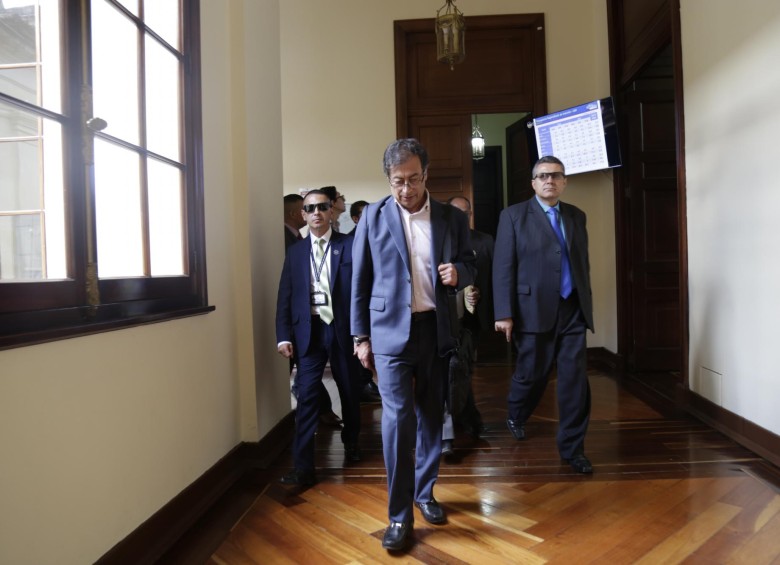 Gustavo Petro llegó al Senado, convertido en la principal figura de la izquierda. El video lo afecta políticamente. FOTO Colprensa