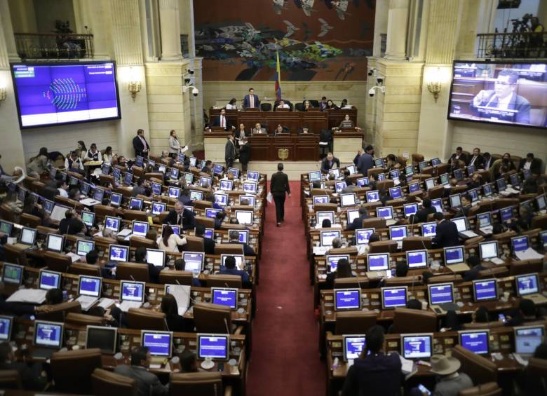 Las sesiones ordinarias del Congreso se suspenderán el próximo lunes 16 de diciembre, no obstante, como hay proyectos de su interés en trámite, el presidente Iván Duque podría convocar sesiones extraordinarias para que cursen los debates. FOTO Colprensa