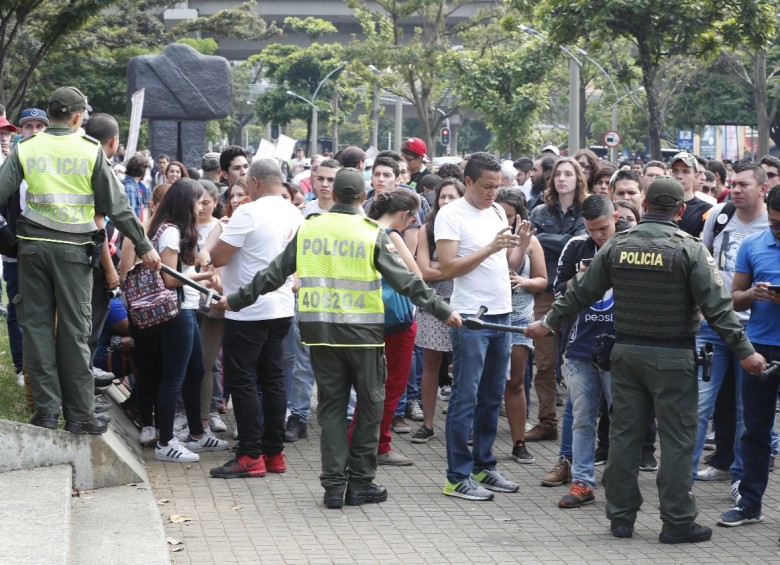 Aún sin permiso, Petro se reunió con sus seguidores en Medellín
