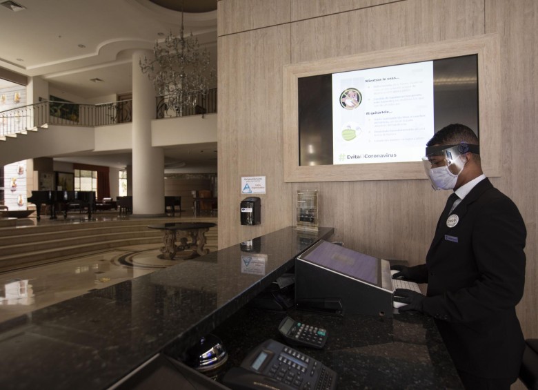 Los hoteles se alistan para una nueva normalidad enmarcada por estrictos protocolos sanitarios y un contacto mínimo con los huéspedes. FOTOS Edwin bustamante
