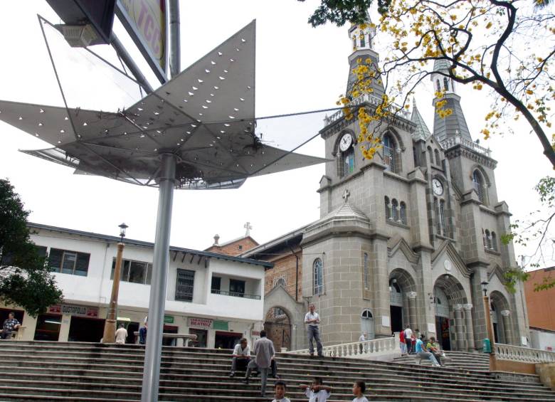 Basílica Menor de Nuestra Señora del Rosario, en el parque de La Estrella. FOTO juan antonio sánchez