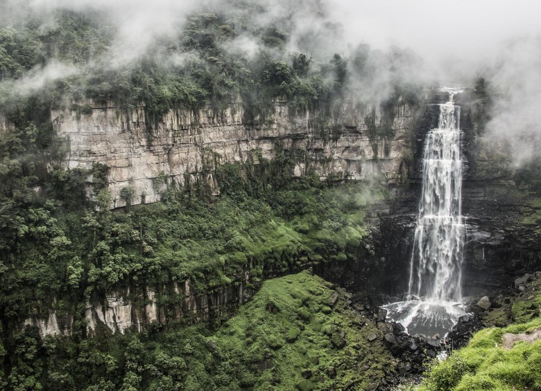 Las aguas de esta cascada caen desde una altura de 157 metros, sobre un abismo rocoso circular. Foto: Mario Valencia