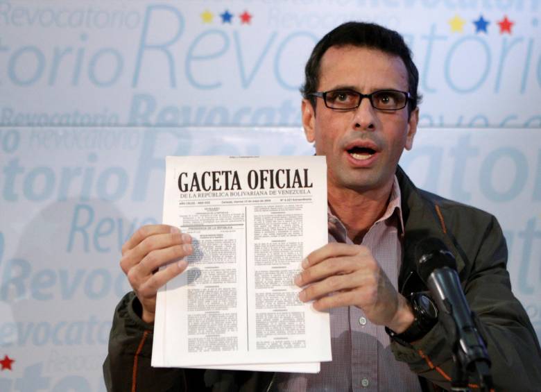 El líder de la oposición, Henrique Capriles, pidió no hacer caso al decreto de emergencia económica de Maduro. FOTO reuters