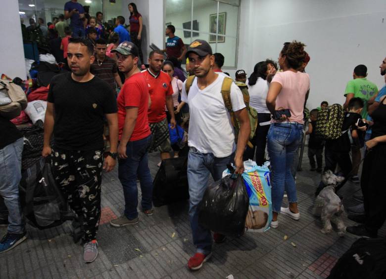 Desalojan 65 exmilitares venezolanos de hotel en Cúcuta por no pagar estadía 