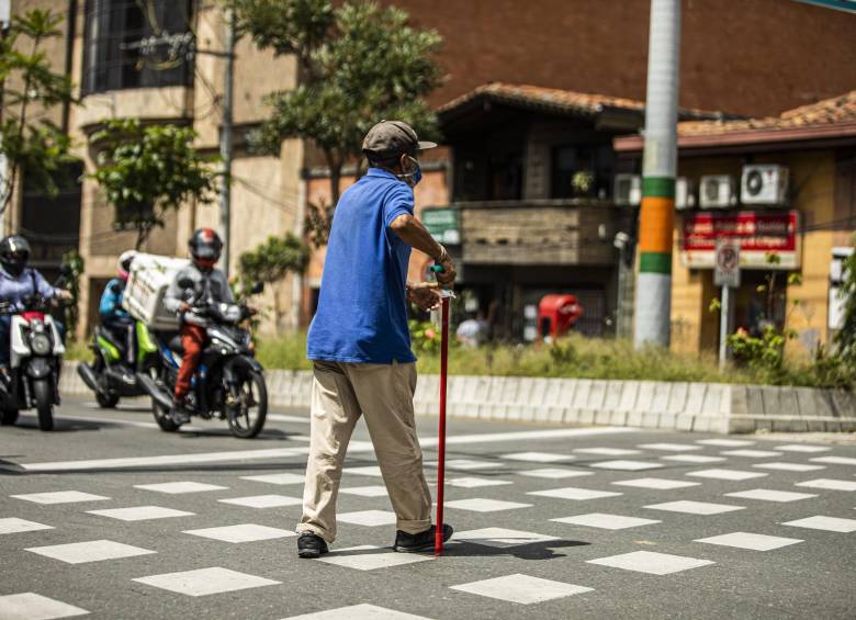 Los mayores de 70 años representan el 49 % de los muertos por la covid-19. FOTO Carlos Velásquez