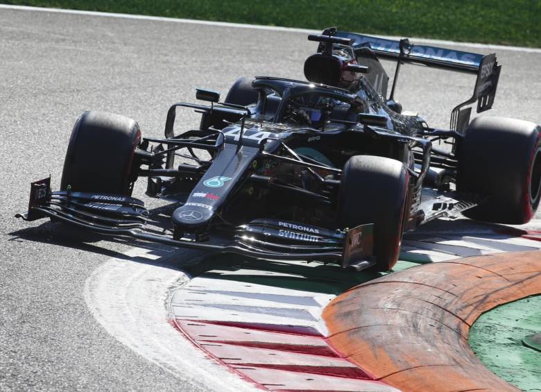 El británico Lewis Hamilton partirá desde la ‘pole position’ el domingo por el Gran Premio de Italia de Fórmula 1 en Monza. FOTO EFE