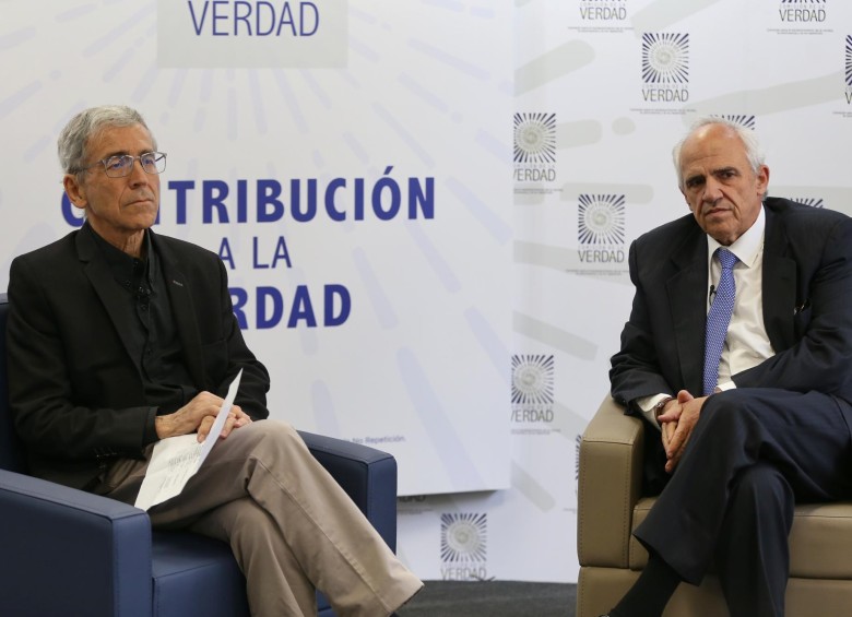Padre Francisco de Roux, de la Comisión de la Verdad, y el expresidente Ernesto Samper. FOTO COLPRENSA