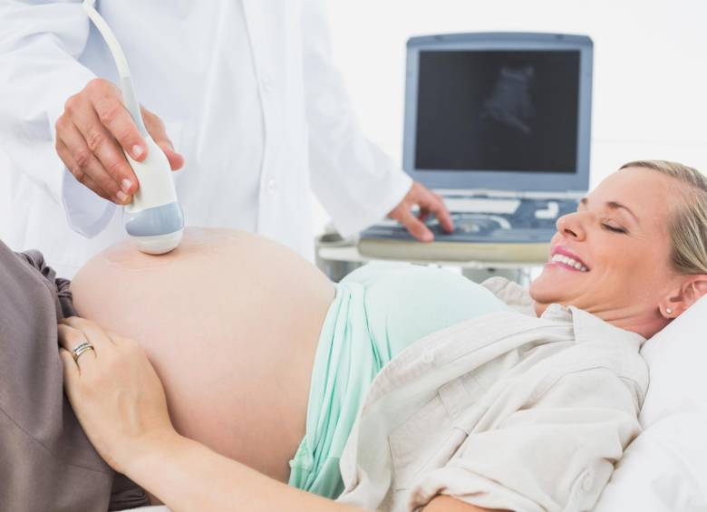 La donación de óvulos es una opción para la mujer que aplace demasiado su maternidad, aunque lo recomendable es que esta opción no la dejen para muy tarde en sus vidas. FOTO sstock