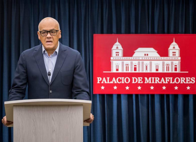 Jorge Rodríguez, Ministro de Comunicaciones de Venezuela, dio la noticia de la liberación del mormón. Foto Efe