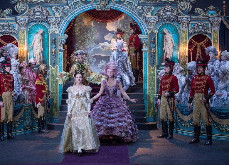 Vestuario de fantasía e inspirado en la era victoriana es el que tiene El cascanueces y los cuatro reinos. FOTO Cortesía Laurie Sparham/Disney Enterprises.