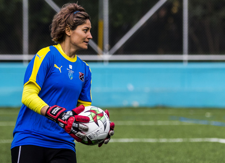 La portera Sandra Sepúlveda, una de las de mayor compromiso con el fútbol demenino. FOTO JULIO CÉSAR HERRERA