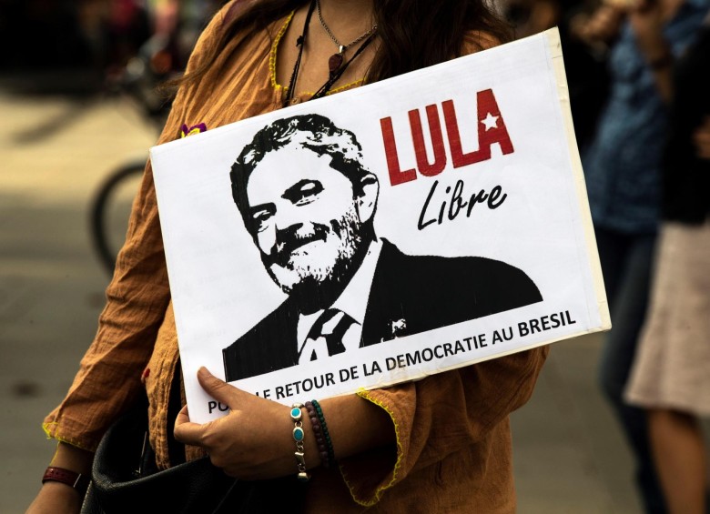 Manifestaciones a favor de Lula da Silva se han presentado en el último mes. La primera vuelta presidencial se realizará el 7 de octubre. Si un candidato no obtiene una diferencia significativa, se realizaría una segunda vuelta el día 28 de ese mismo mes. FOTO efe