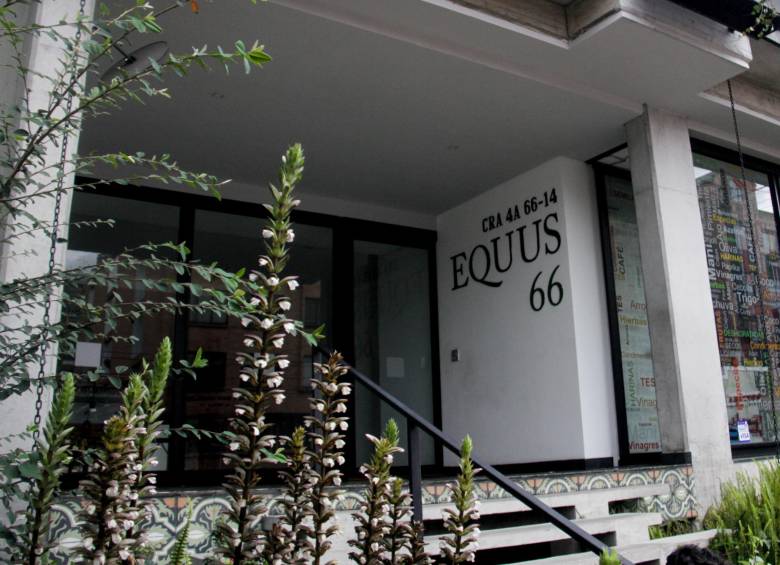 En este edificio del norte de Bogotá las autoridades hallaron el cadáver de la menor de edad de siete años. FOTO COLPRENSA