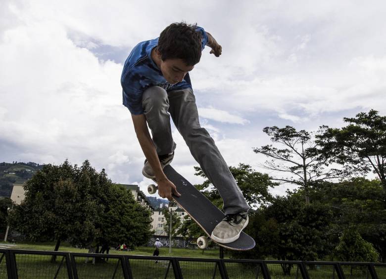 Santiago durante una de las sesiones de entrenamiento en Envigado, antes de partir a China. FOTO jaime pérez munevar