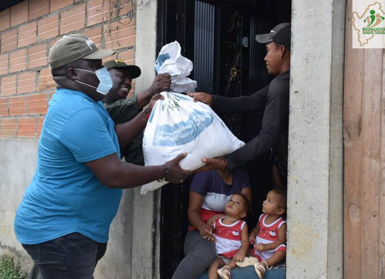 El 5 de abril llegaron a Bajirá las ayudas de la Alcaldía de Riosucio. Algunos residentes paisas dicen que a ellos no les dieron nada. FOTO alcaldía de riosucio