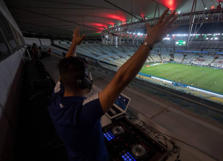 Ahora los DJ animan partidos con sonidos ambiente de barras