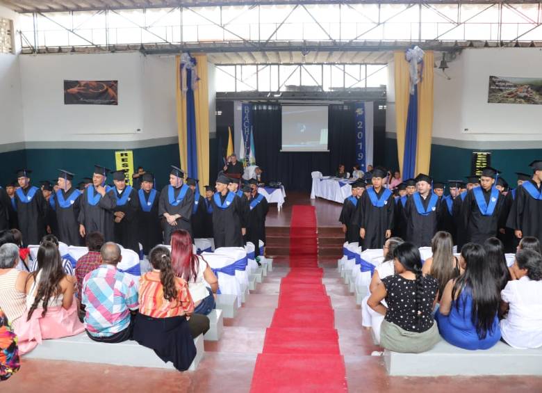 300 internos se graduaron en la cárcel Bellavista