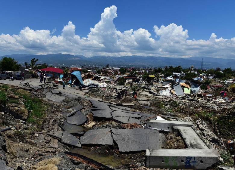 Algunas localidades de Indonesia quedaron en ruina. FOTO EFE