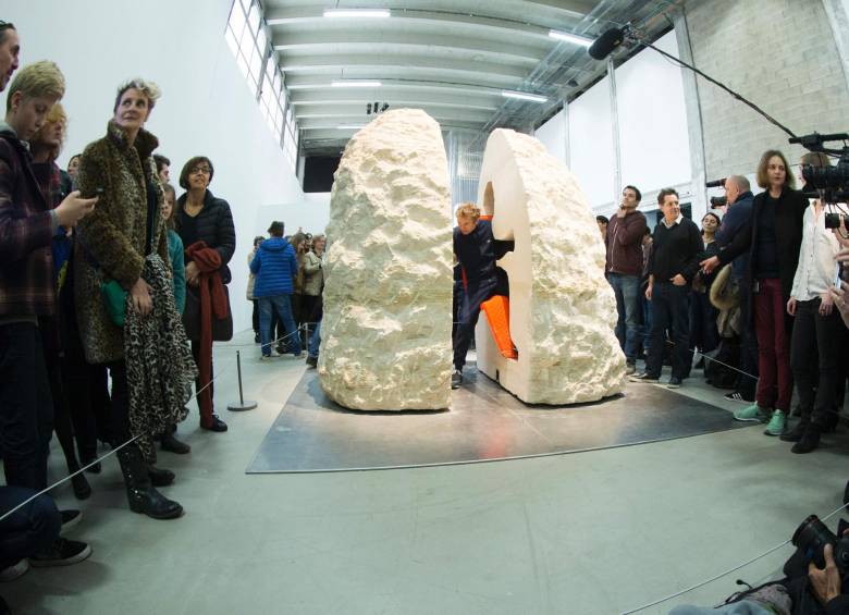 Artista francés se encerró por ocho días en una piedra