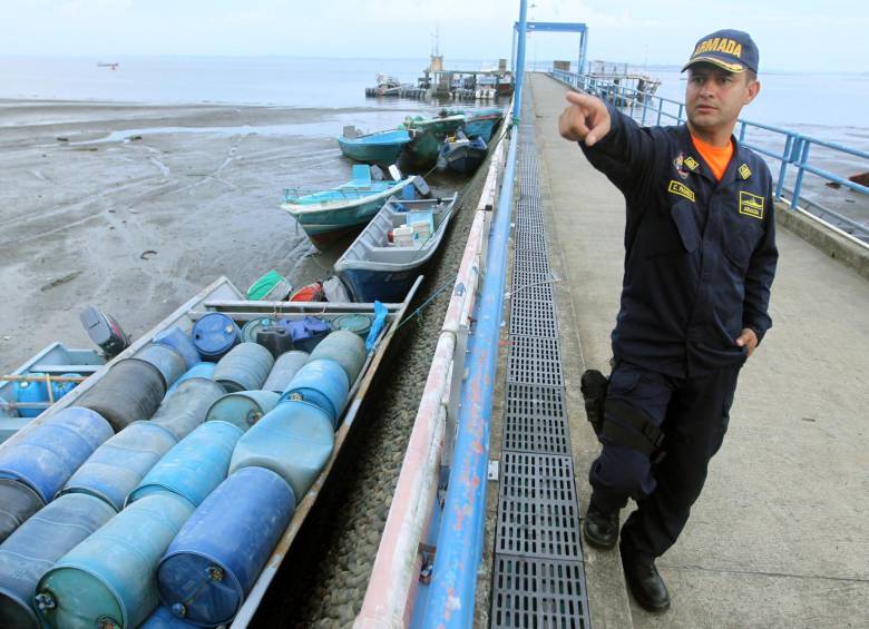 El cementerio de navíos que deja la guerra contra las drogas en Tumaco