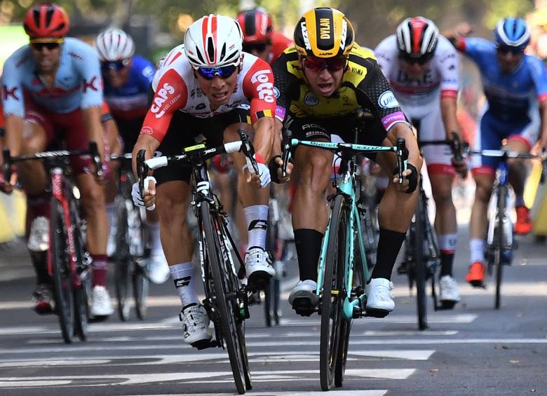 Ewan (izquierda) compite por primera vez en el Tour. FOTO AFP