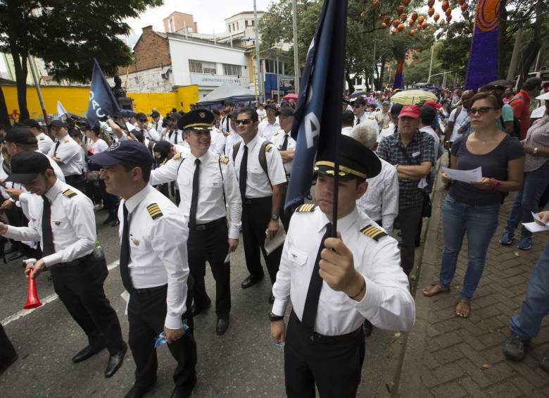 Marcha de pilotos del sindicato Acdac. FOTO MANUEL SALDARRIAGA