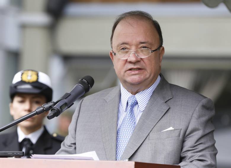 El ministro de Defensa, Luis Carlos Villegas, aseguró que el nuevo acuerdo de paz alcanzado con las Farc es una garantía para que se mantenga el cese el fuego bilateral. FOTO COLPRENSA