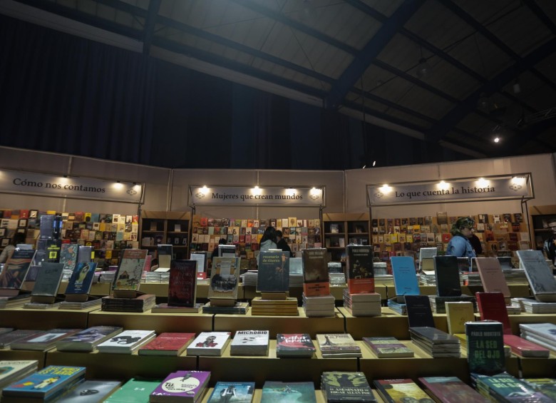 Si es fanático de la lectura, la Feria del Libro de Bogotá abrirá siete clubes de lectura diferentes en abril. Foto: Colprensa