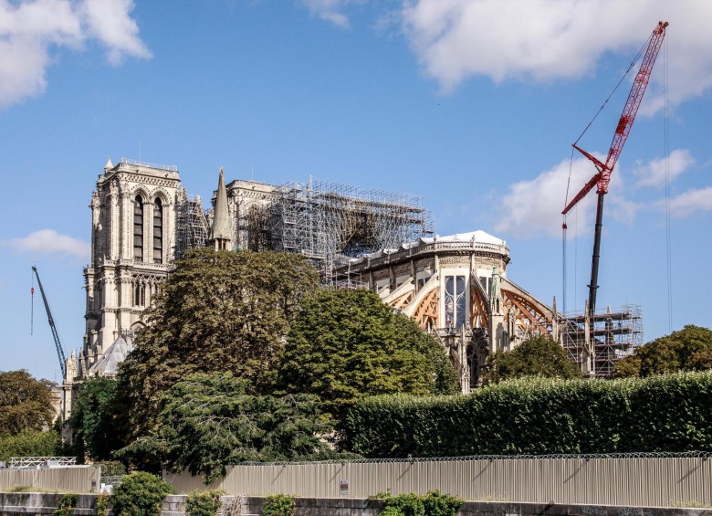Reconstrucción de la catedral de Notre Dame en París. FOTO: EFE