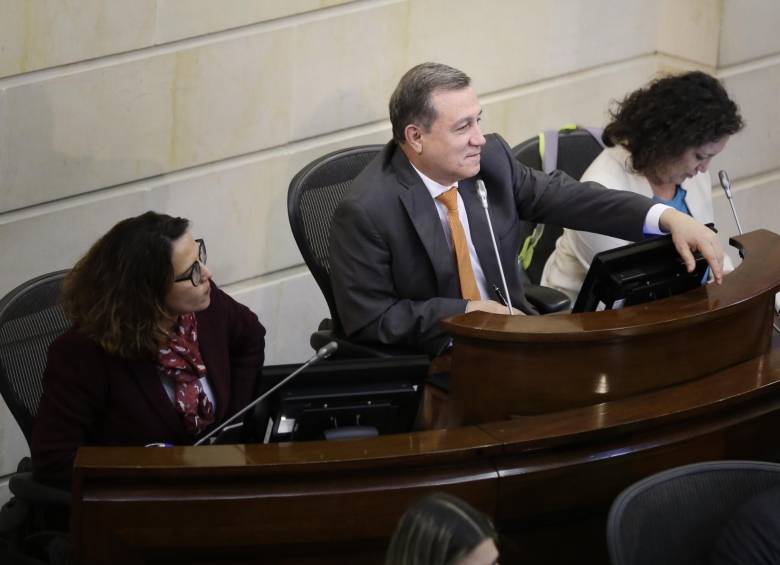 Fue aprobado en segundo debate de Senado el proyecto de reforma constitucional del Gobierno Nacional, que propone que los delitos sexuales contra menores de edad no sean conexos al político. Aplicaría para futuros procesos de paz. Foto: Colprensa