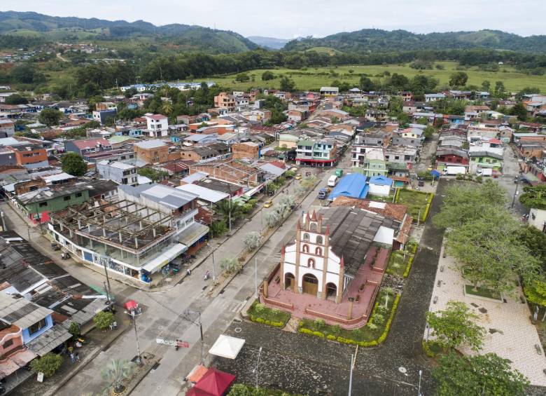 Panorámica del municipio de Tarazá, ubicado en el Bajo Cauca antioqueño. Foto: Esteban Vanegas