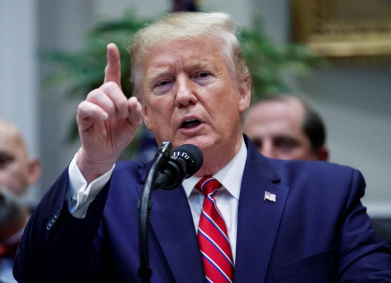 El presidente Donald Trump está en el centro de la polémica por una conversación con su homólogo ucraniano, en la que le pedía investigar a su rival político Joe Biden. FOTO: Agencia Efe.